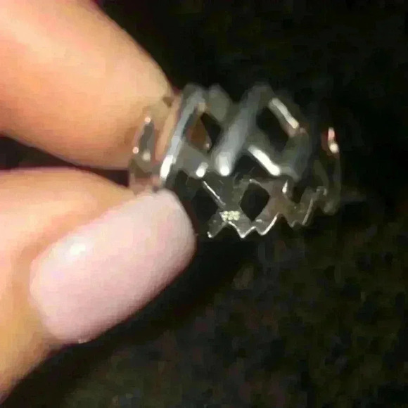 Sterling Silver ring   - Picture 4 of 4